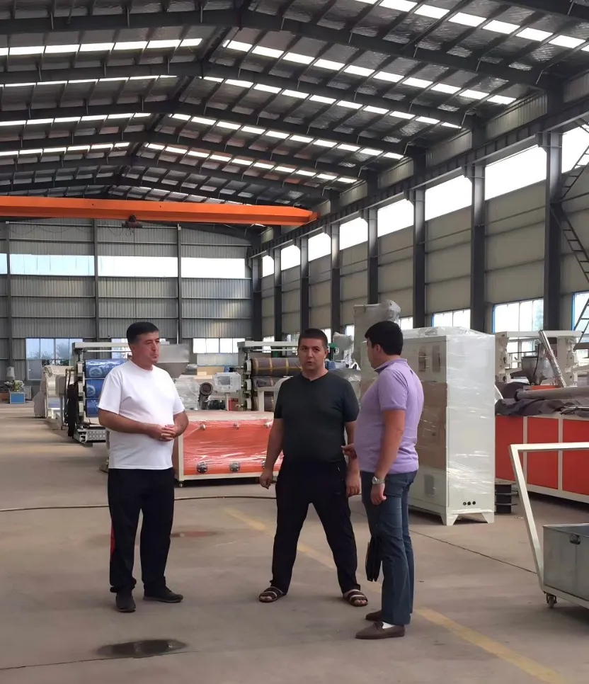 East Star Plastic Machinery sichert sich Auftrag aus Georgia für eine multifunktionale Produktionslinie für flexible PVC-Vorhänge
