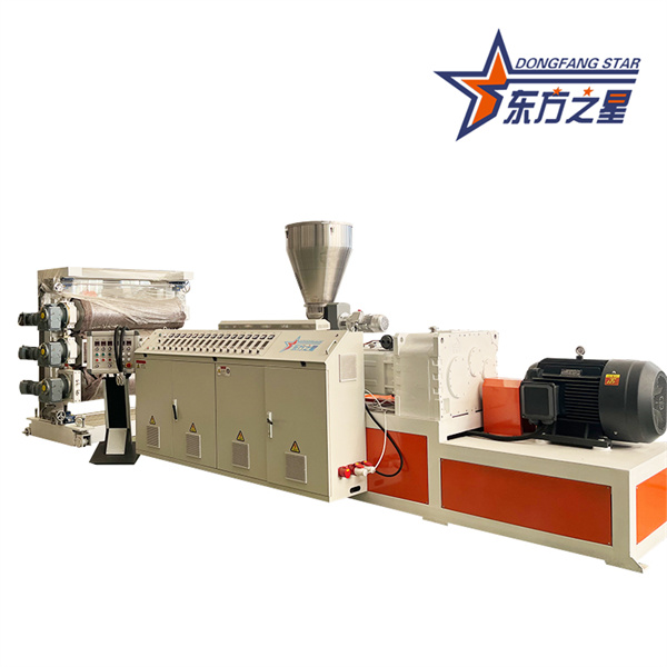 Konischer Doppelschneckenextruder. Linie für transparente Hart-PVC-Folien